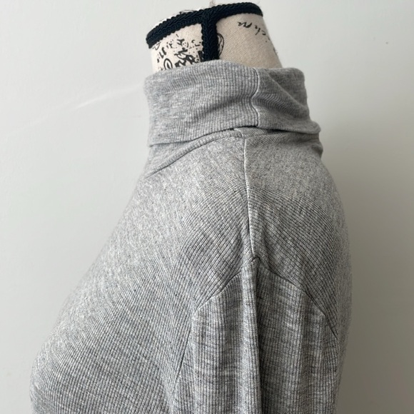 White + Warren Long Sleeve Turtle Neck Sweater - size L - Picture 6 of 11